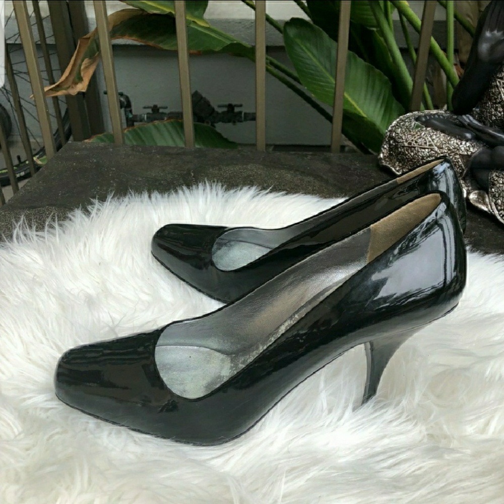Authentic Prada Patent Leather Pumps